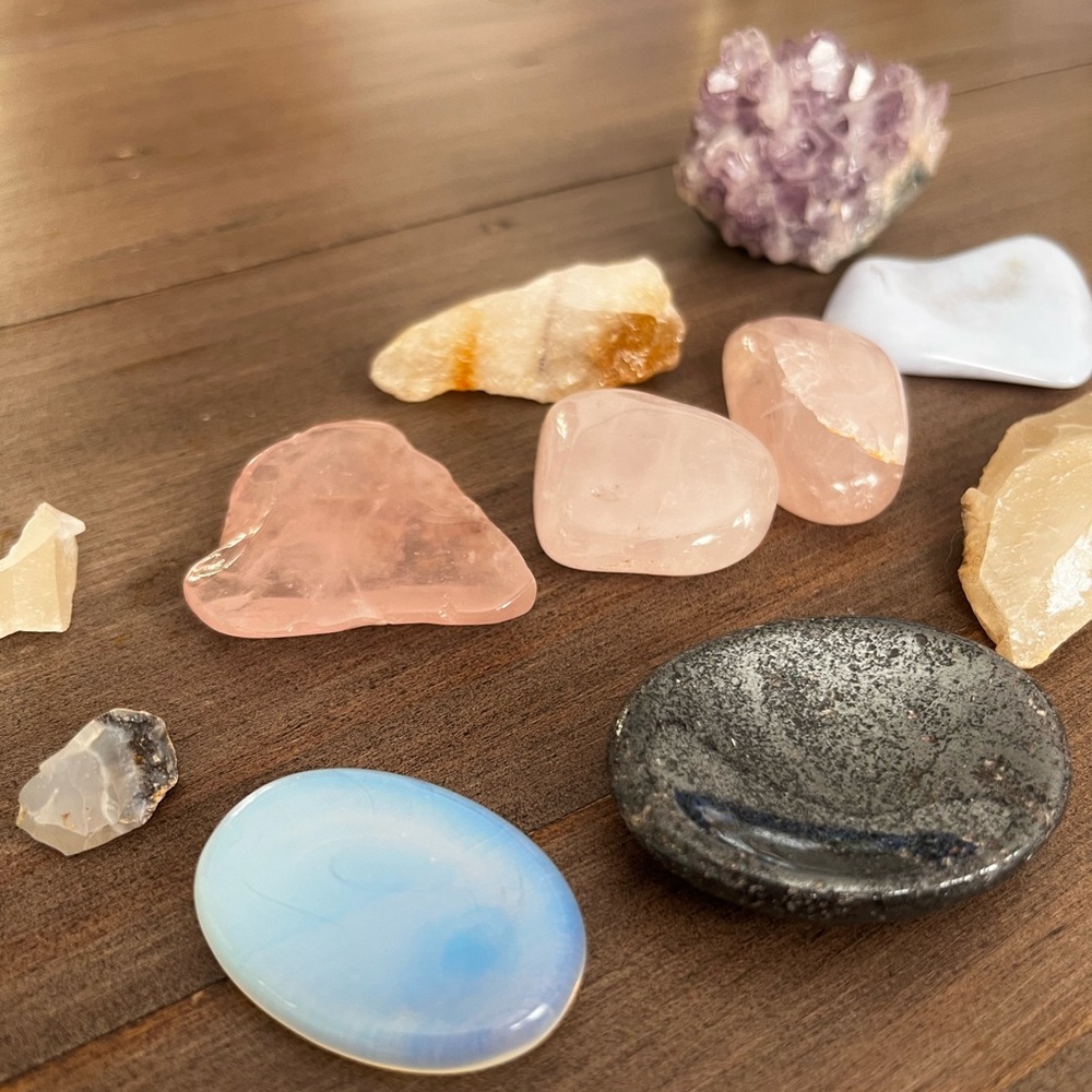 Assorted Bundle of Crystals and Stones ✨